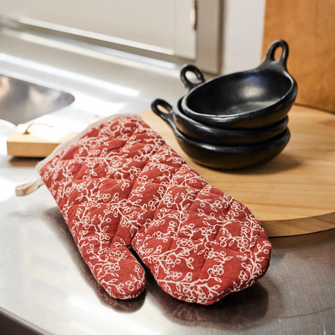 Christmas Cherry Quilted Oven Mitt