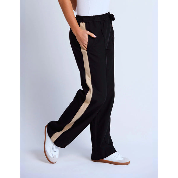 Mickie Pant, Black