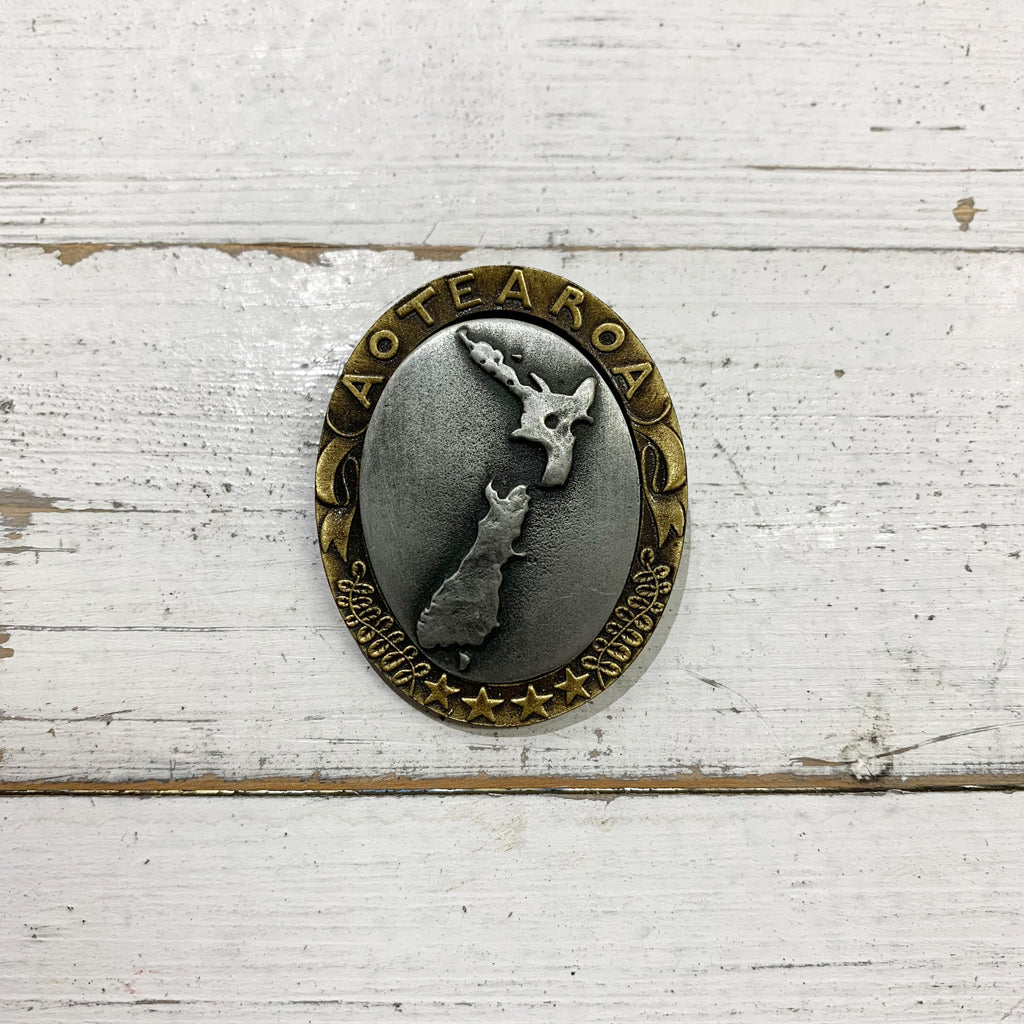 Mia NZ Brooch / Antique/Brass