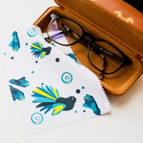Fantails & Kōwhai Lens & Screen Cloth