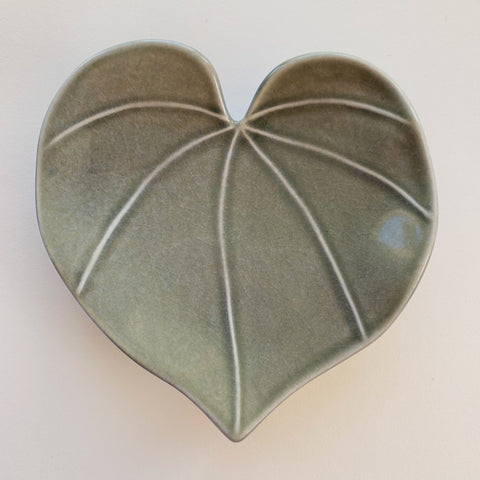 Kawakawa Heart Leaf - Medium Grey